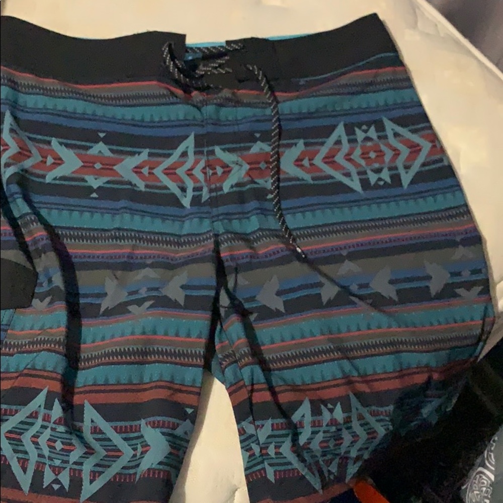 Men’s board shorts